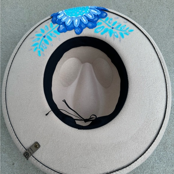 Hand painted hat - Picture 10 of 10